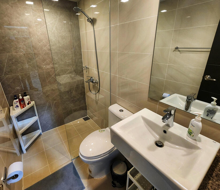 Bathroom (CR)